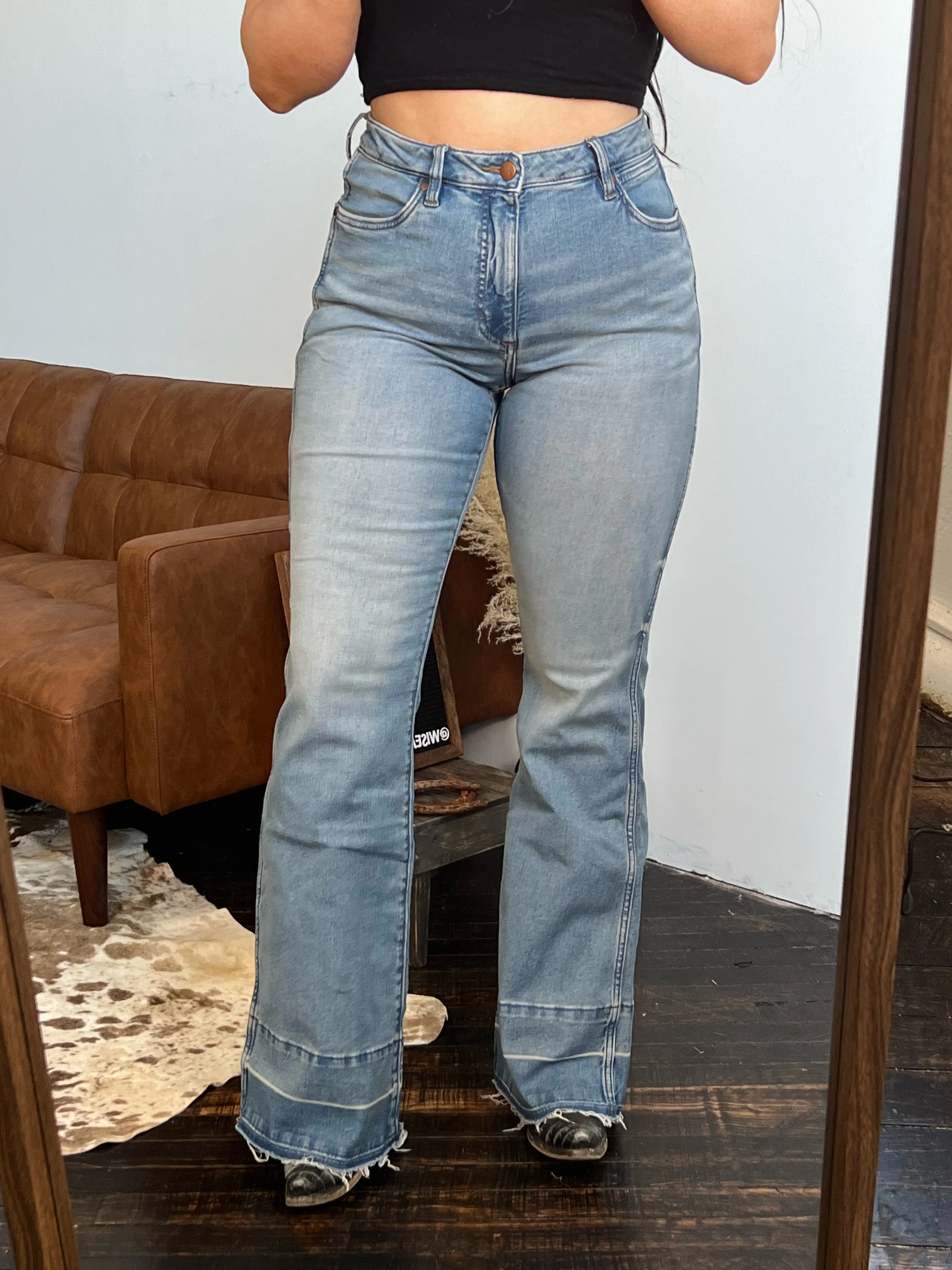 Final Sale ✨ Wrangler Harley Frayed Trousers - Image 3