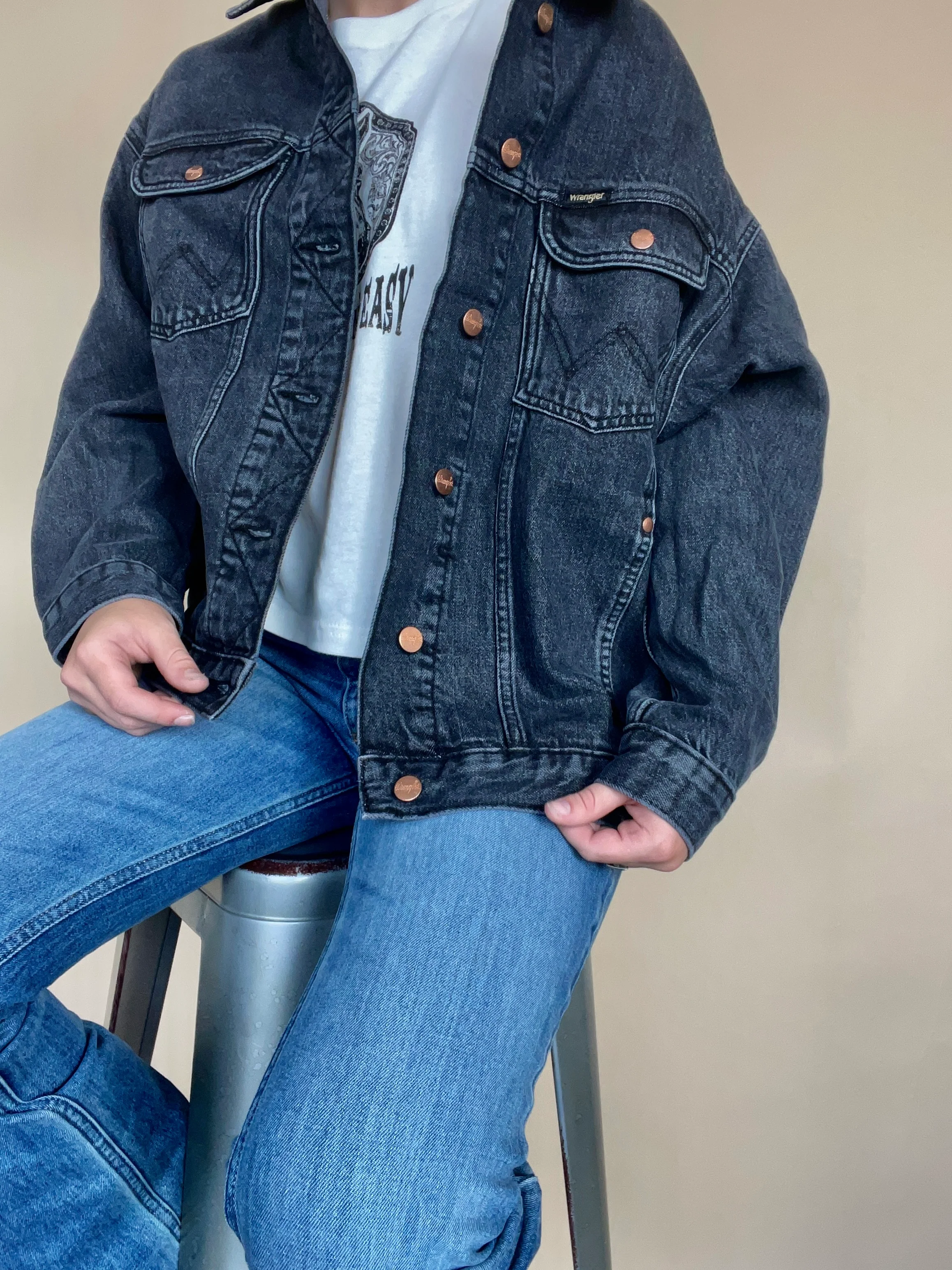 Final Sale ✨Wrangler Jemma Jumbo Trucker Jacket Granite - Image 3