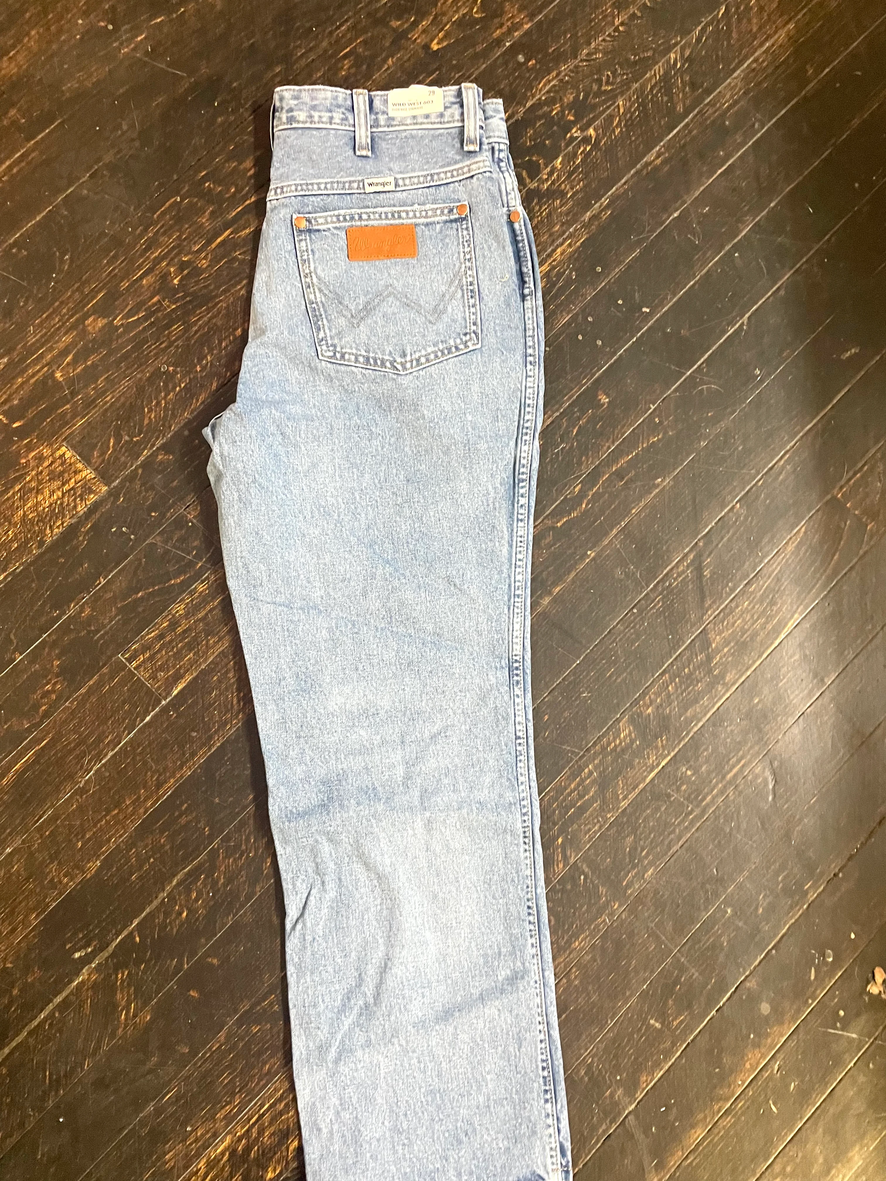 Final Sale ✨ Wrangler Juniper Midwash - Image 4