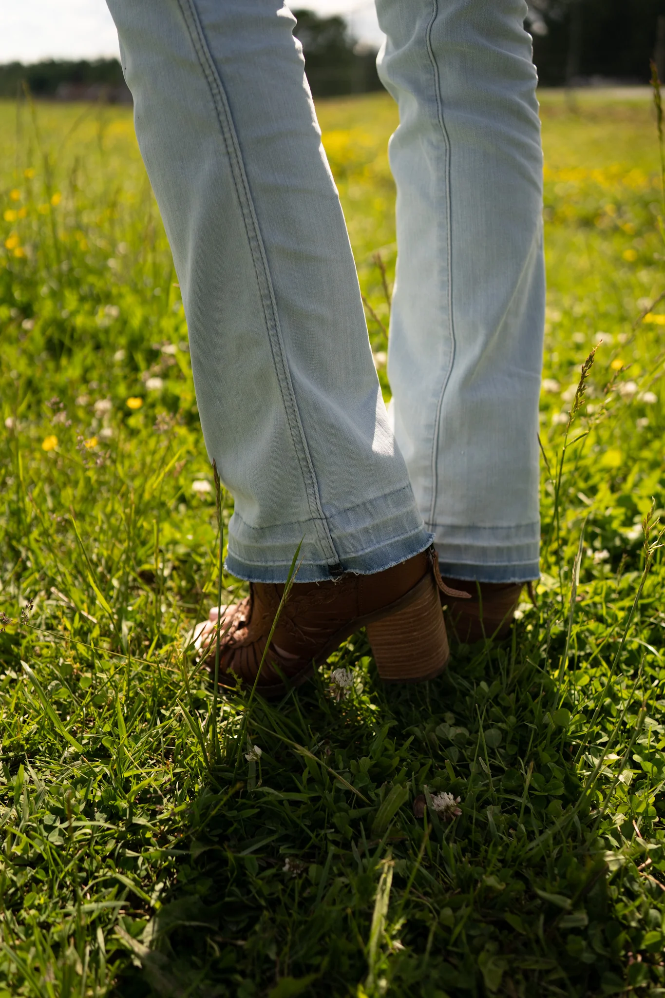 Wrangler Lainey Boot Hugger Sky Raw Hem - Image 2