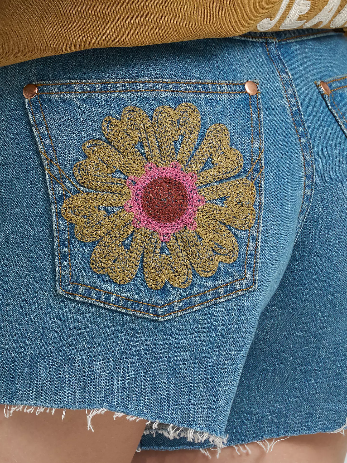 Wrangler Lainey Cowboy Embroidered Shorts - Image 3