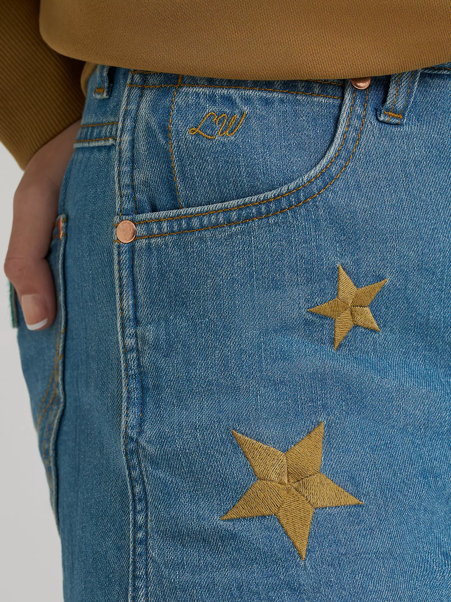 Wrangler Lainey Cowboy Embroidered Shorts - Image 4
