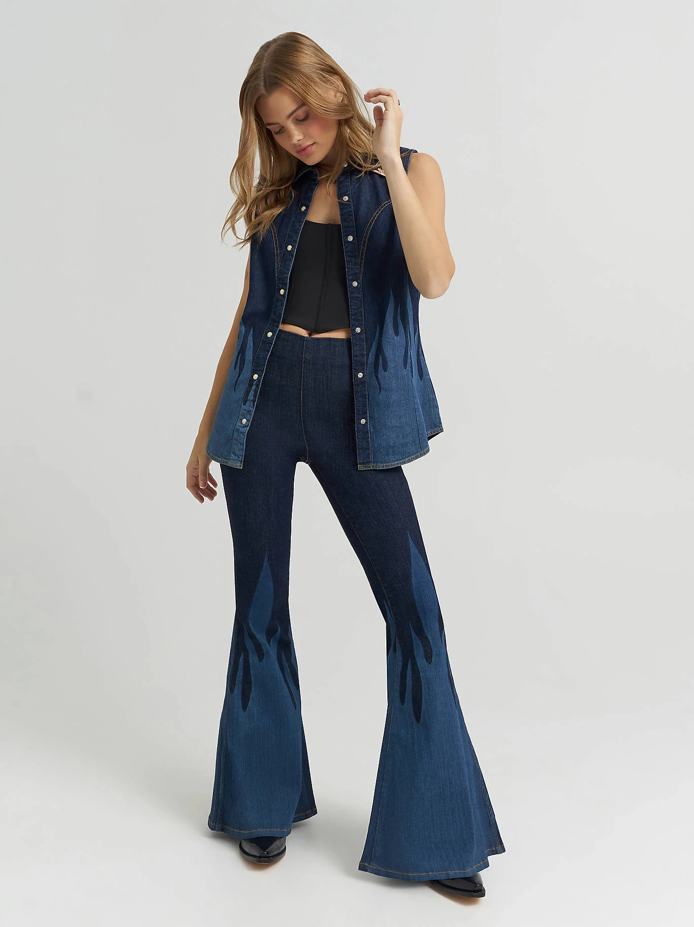 Wrangler Lainey Flame Pull On Bell - Image 5