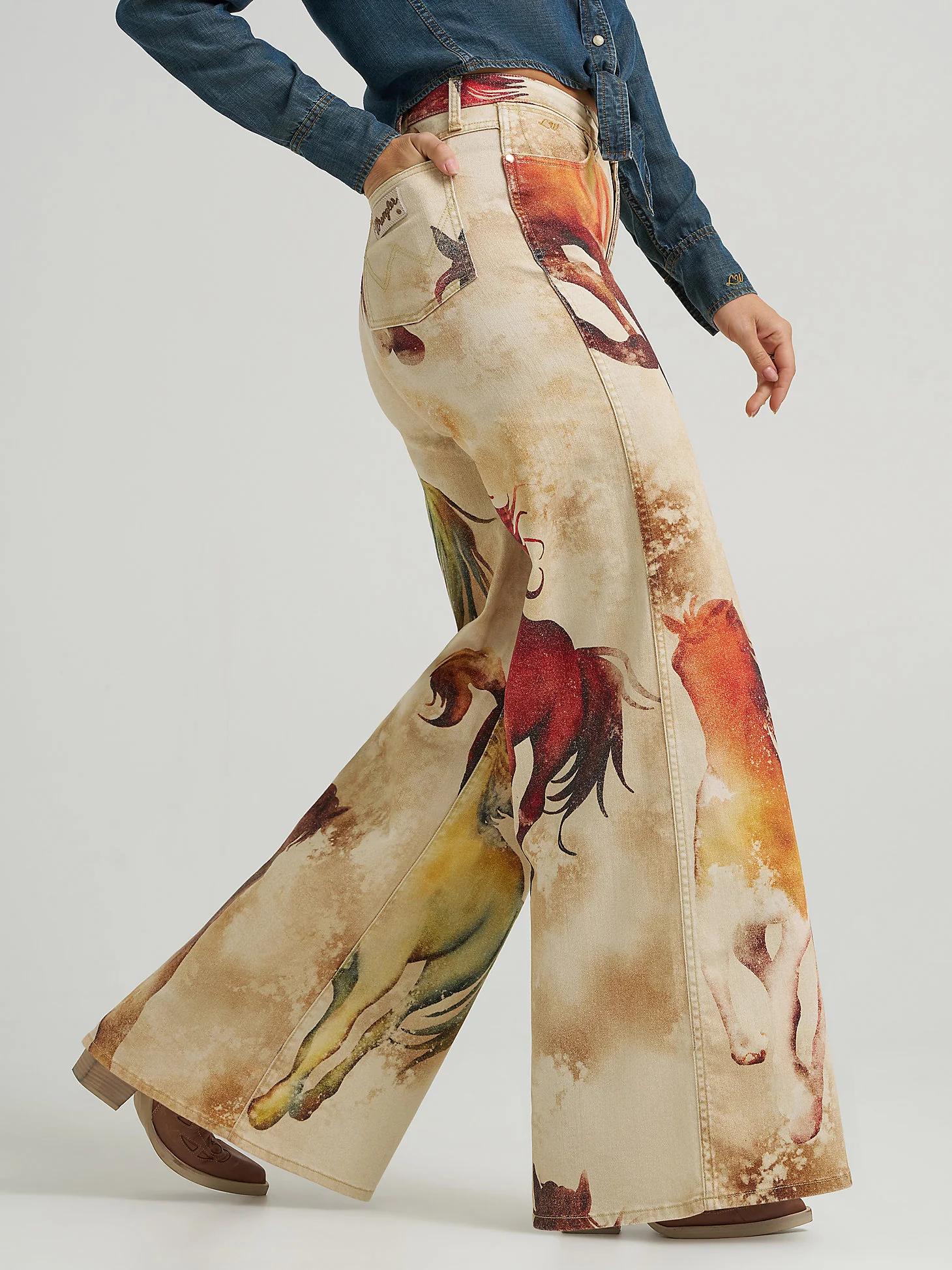 Wrangler Lainey Wilson Punchy Wild Horses - Image 7