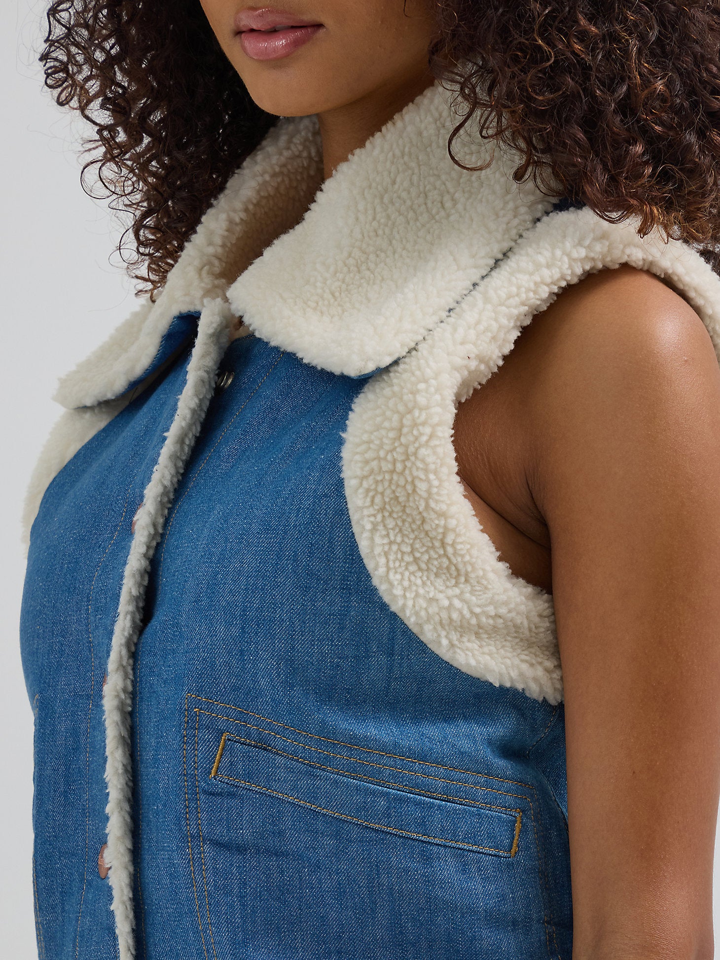 Wrangler Larae Original Sherpa Vest - Image 4