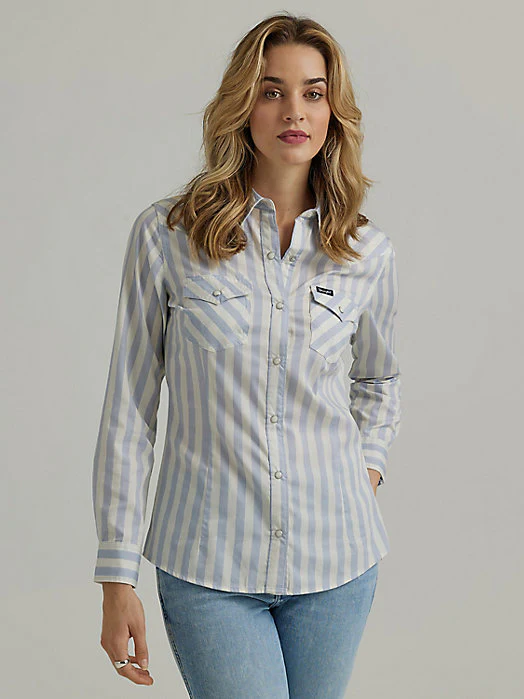 Wrangler Letr Ride Women's Top - Image 2
