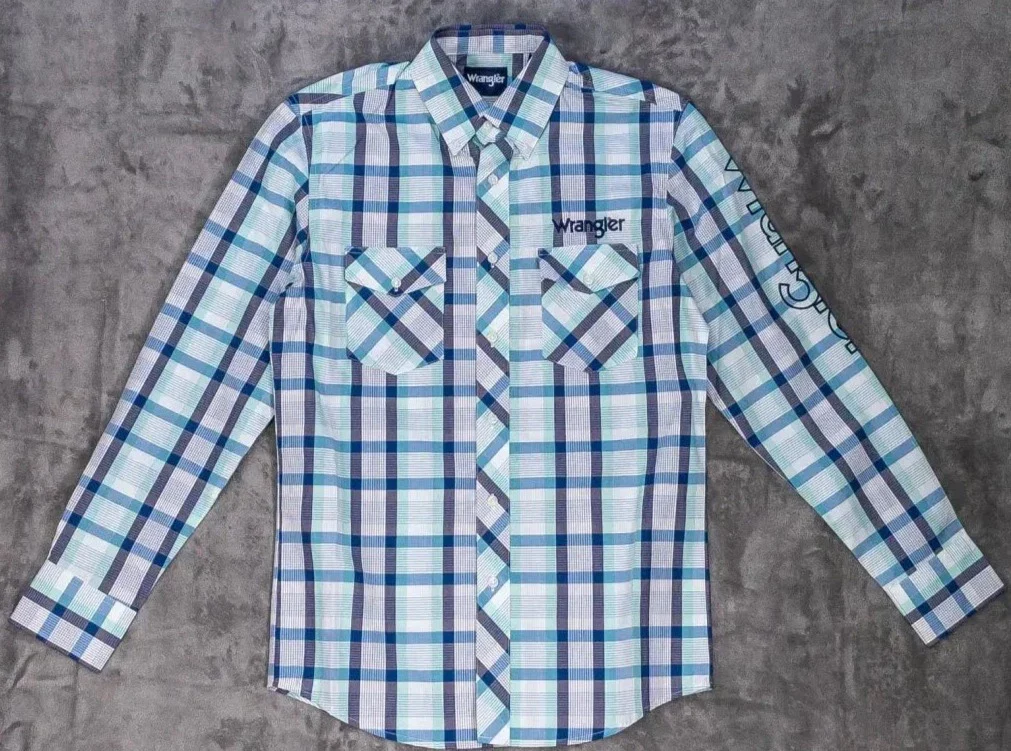 Final Sale ✨ Wrangler Logo Blues Button Up - Image 5