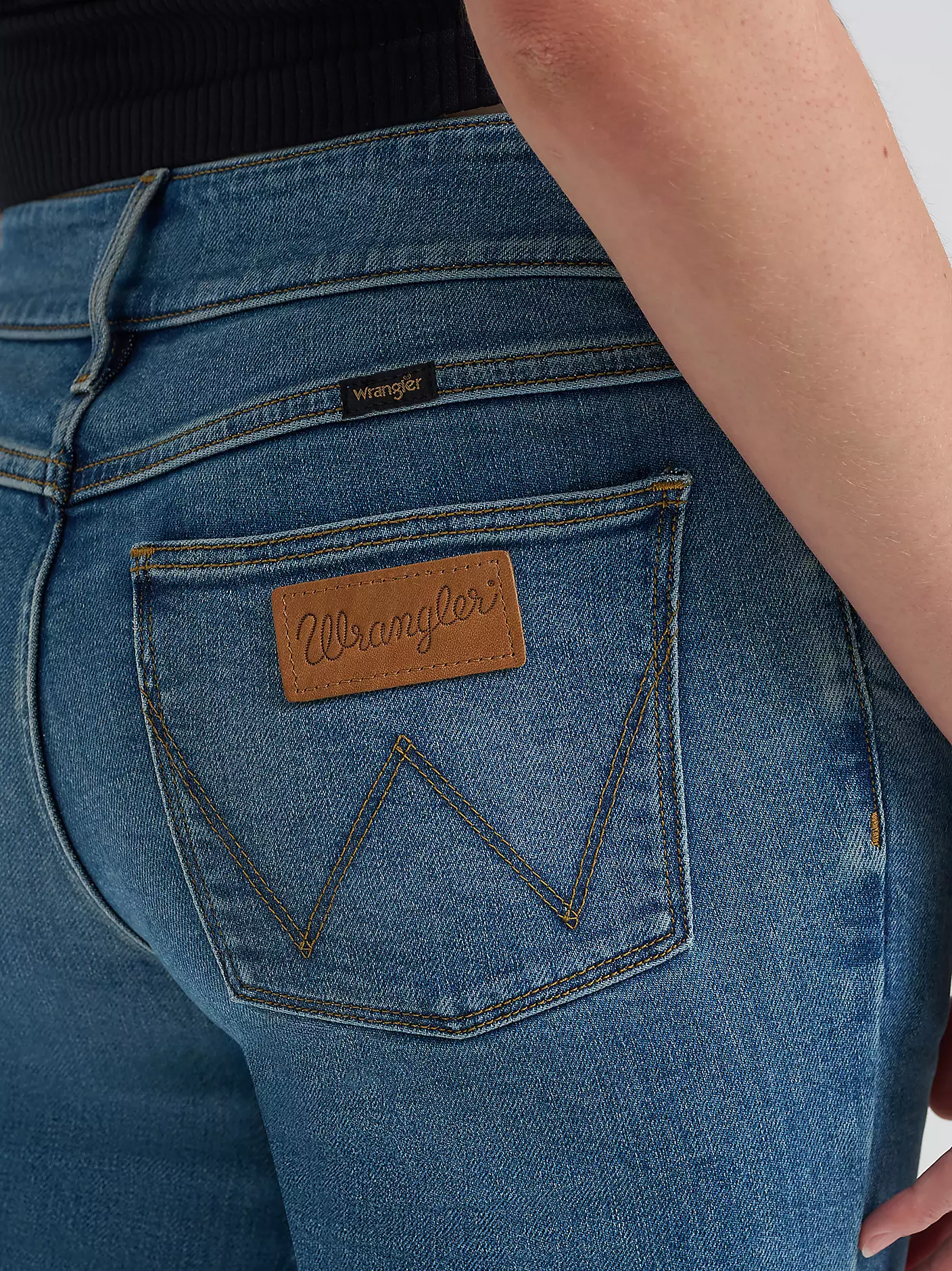 Wrangler Lola Low Rise Bootcut - Image 2