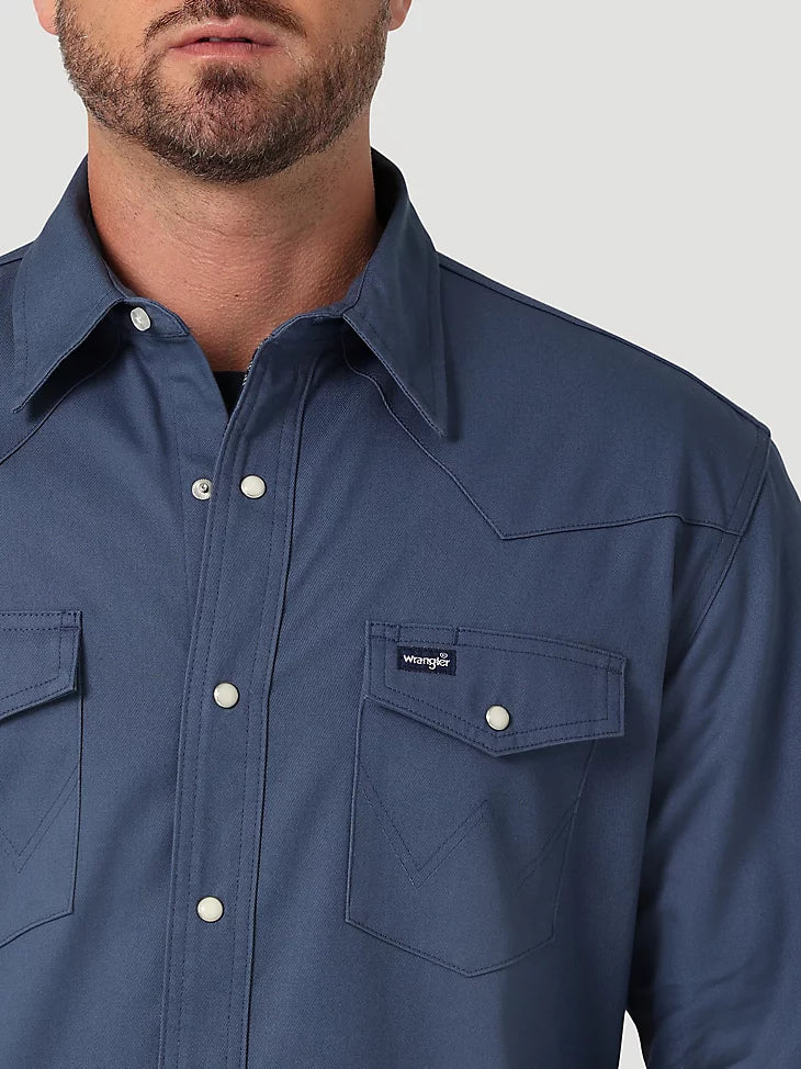 Final Sale ✨Wrangler Long Sleeve Flannel Lined Work Shirt in Vintage Indigo - Image 3