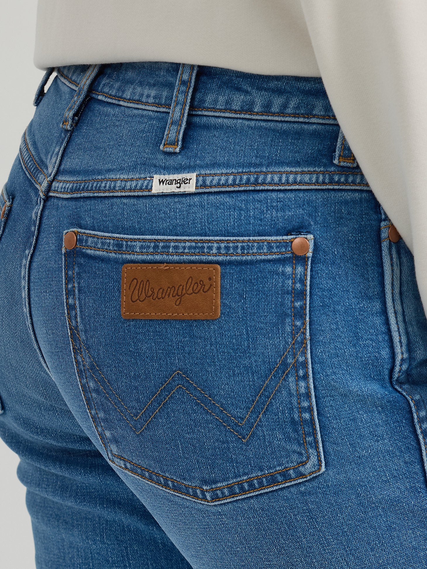 Final Sale ✨ Wrangler Megan Broken In Bootcut - Image 4