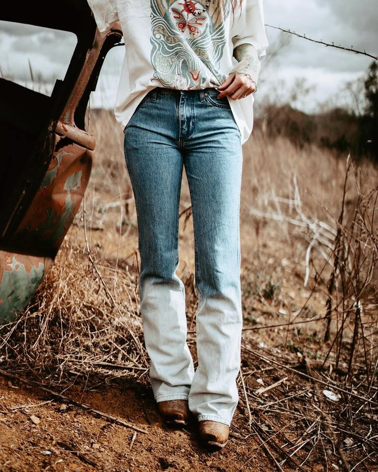 Final Sale ✨ Wrangler Megan Sun Dipped Bootcut - Image 2