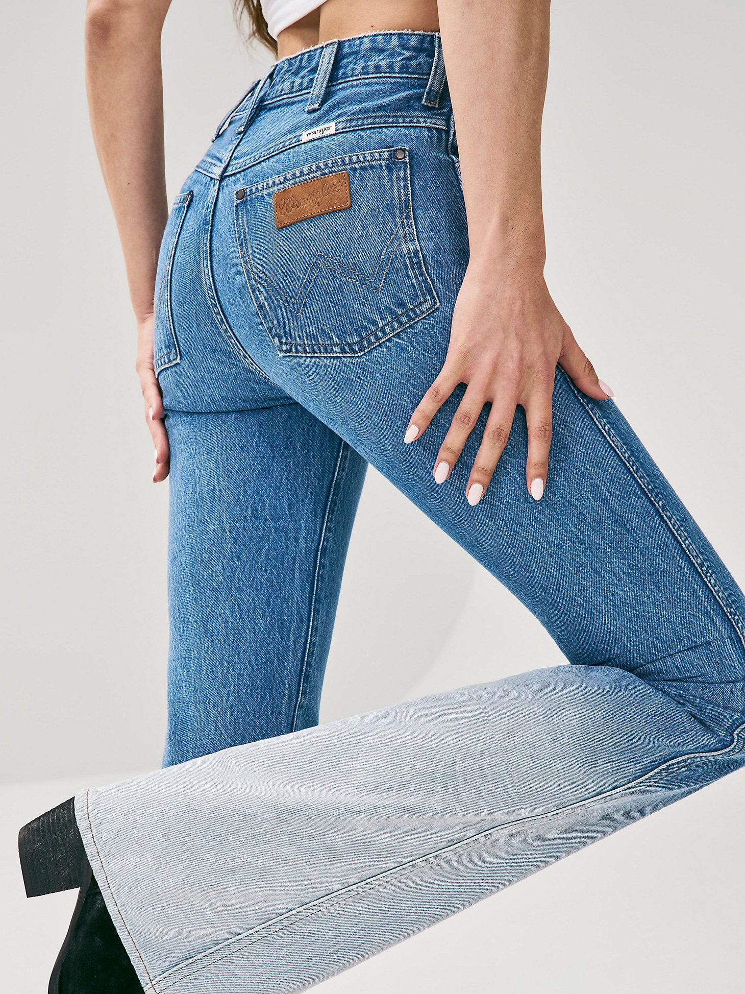 Final Sale ✨ Wrangler Megan Sun Dipped Bootcut - Image 4