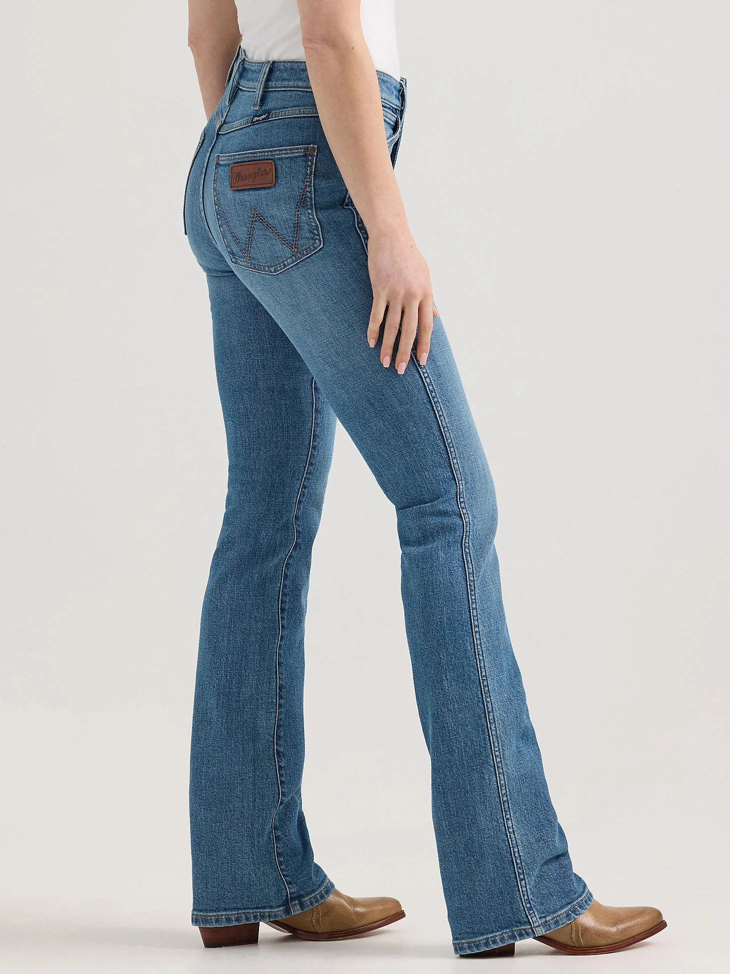 Wrangler Autumn Sky Bootcut - Image 5