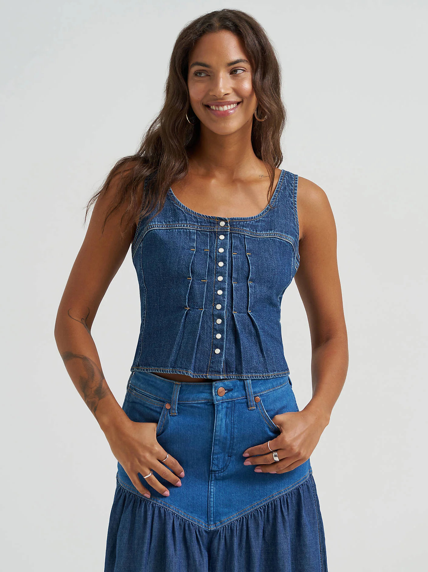 Wrangler Pintuck Corset Snap Up - Image 4