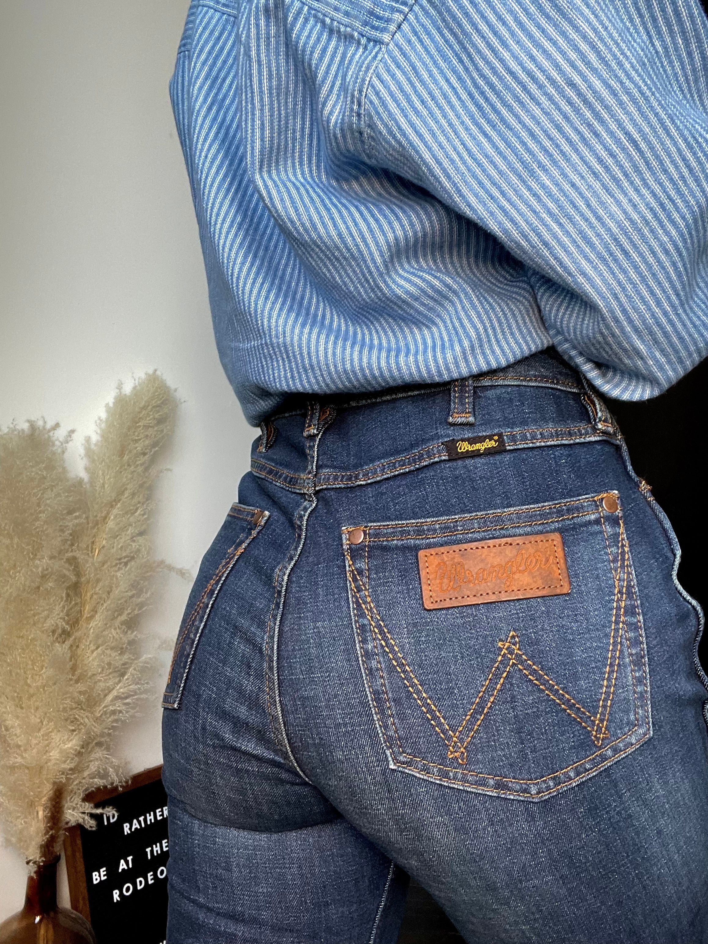 Final Sale ✨ Wrangler Autumn Dark Slim Fit Bootcut - Image 3