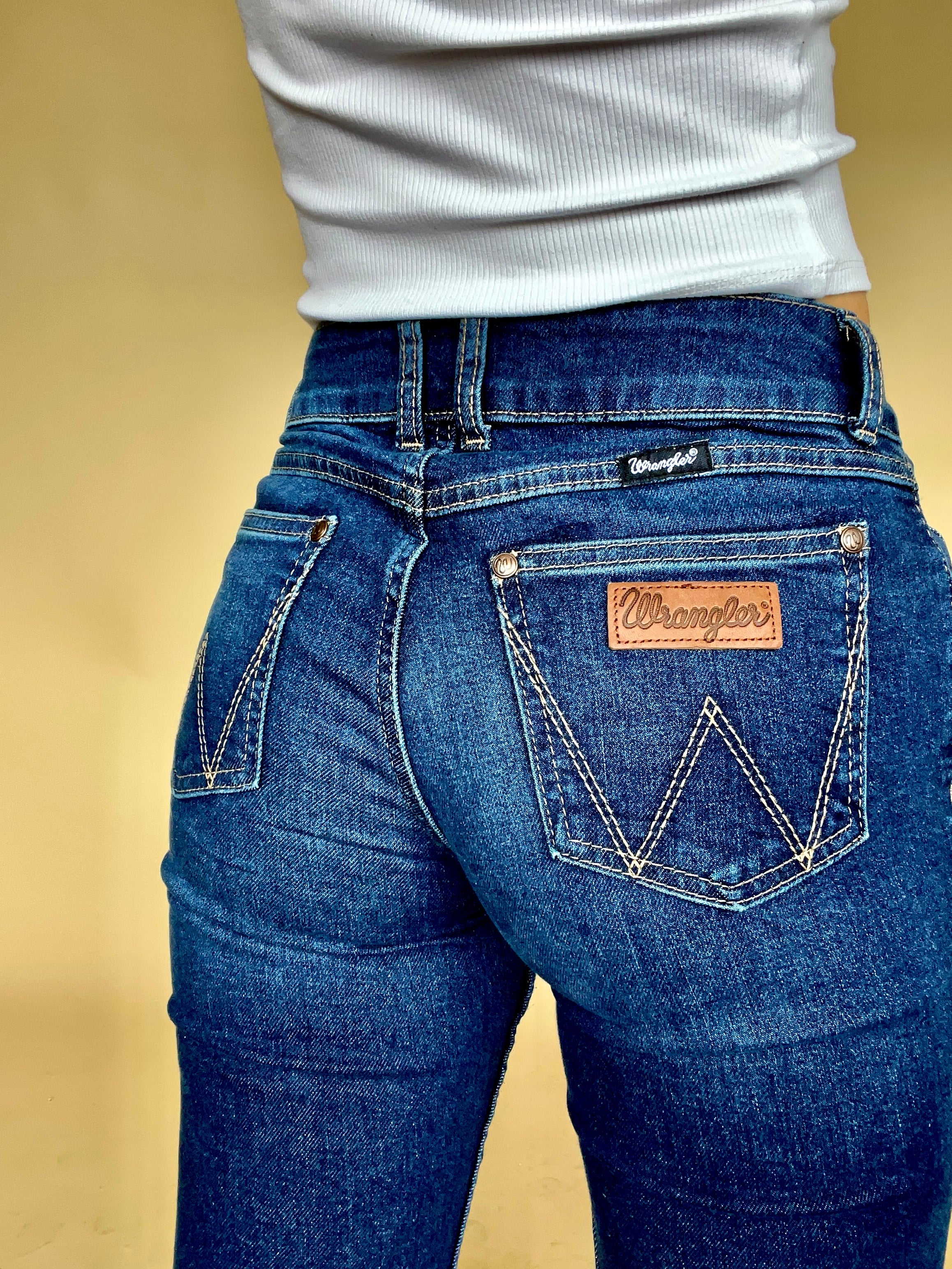 Final Sale ✨ Wrangler Anna Bootcut - Image 2