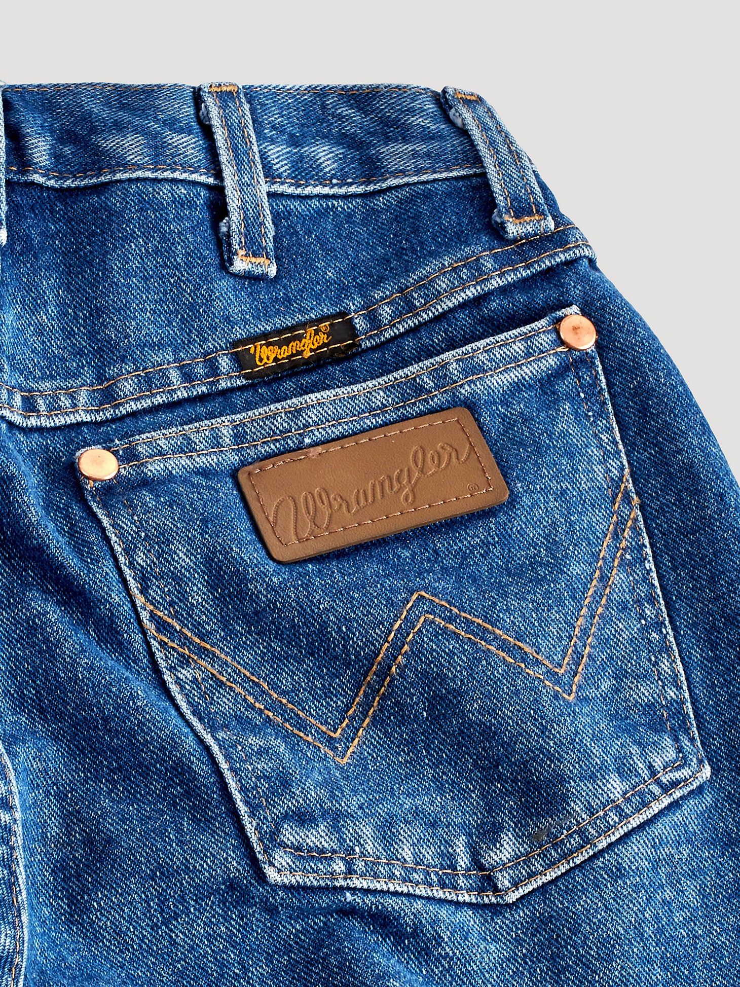 Wrangler Reworked Mid Wash Women's Shorts - Image 5