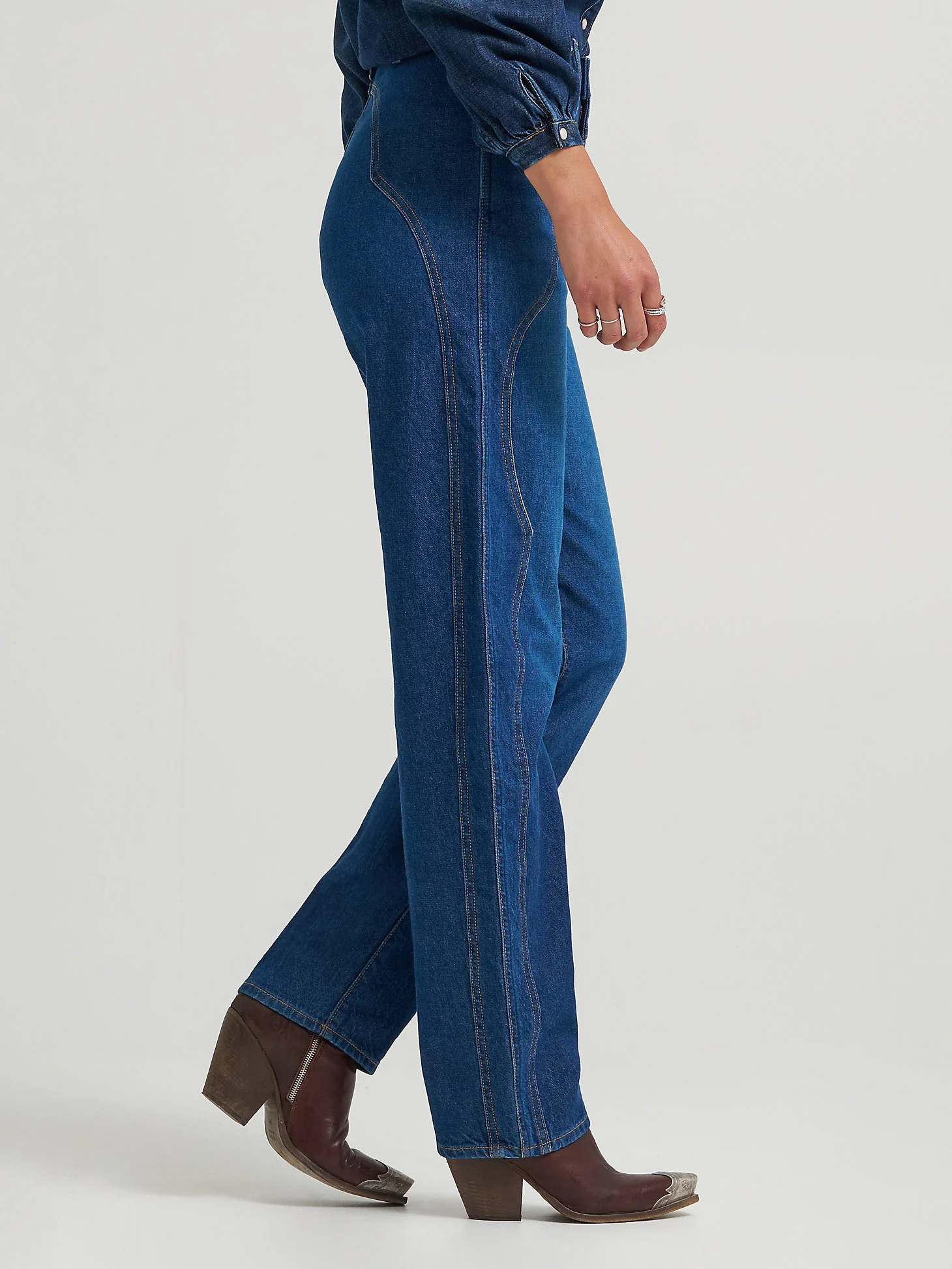 Wrangler Rustlers Women's Barrel Jeans - Image 4