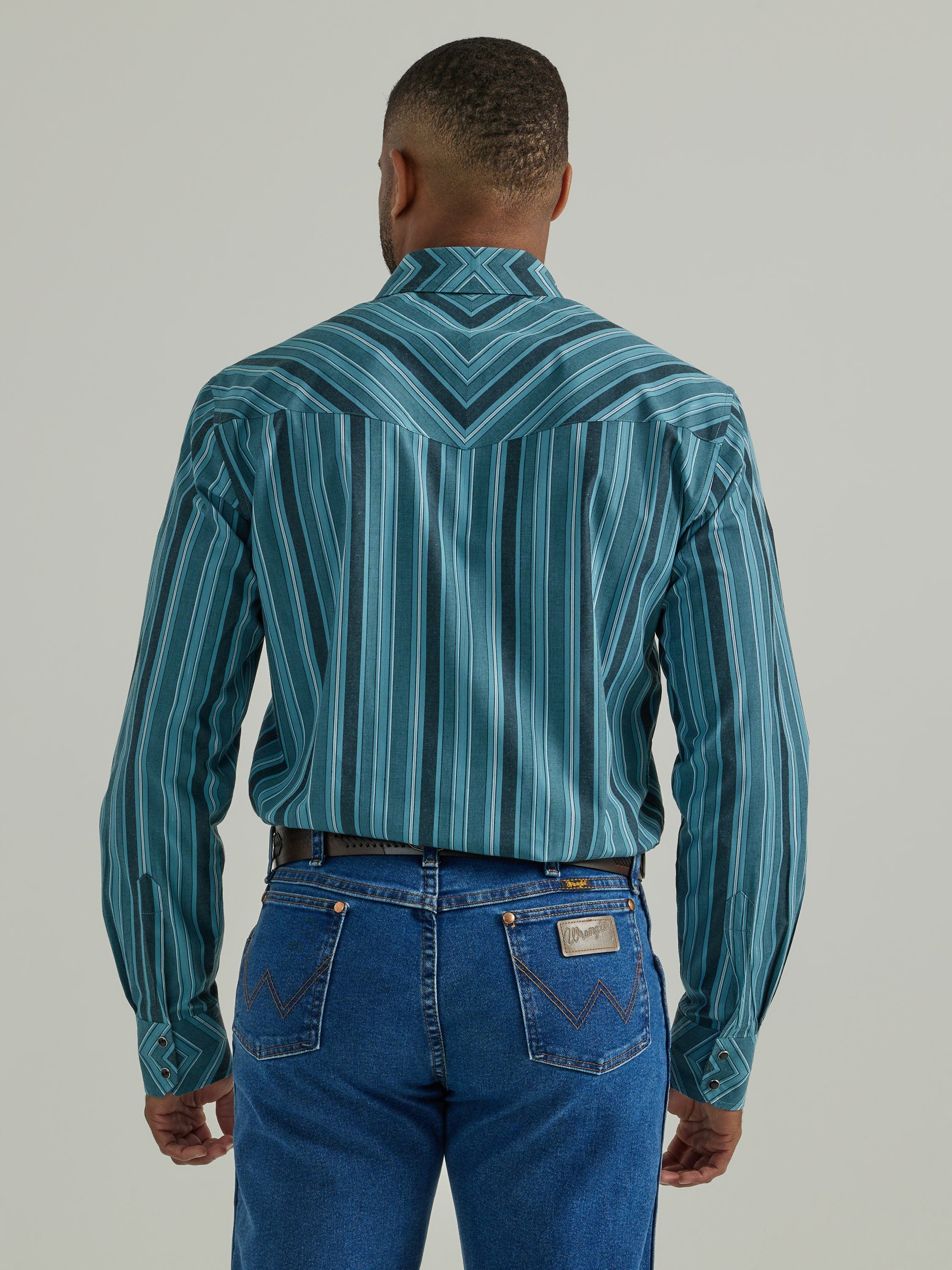 Final Sale ✨ Wrangler Silver Editon Classic Fit Black/Blue - Image 4
