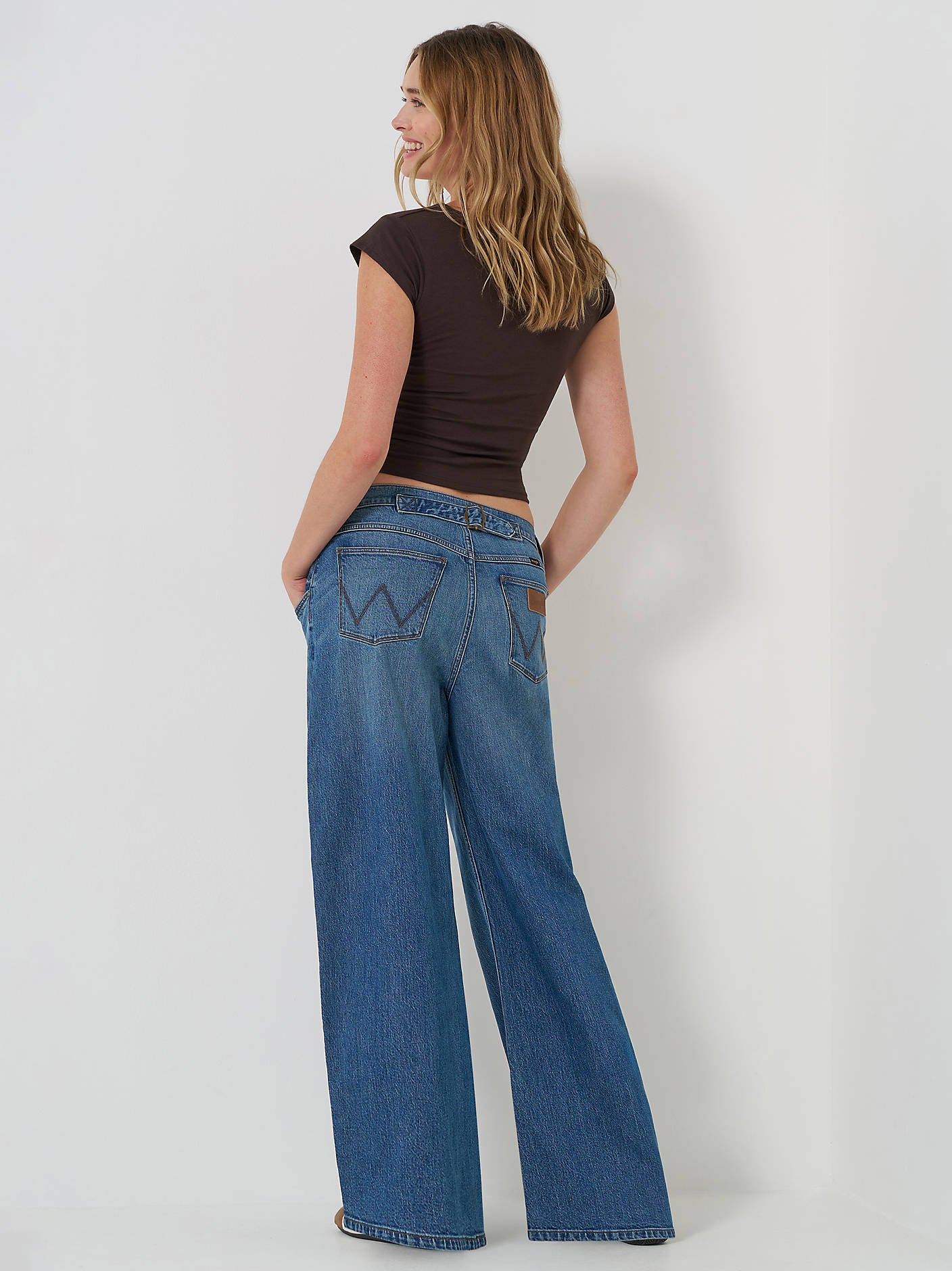 Wrangler Stormy Dust Barrel Jeans - Image 4