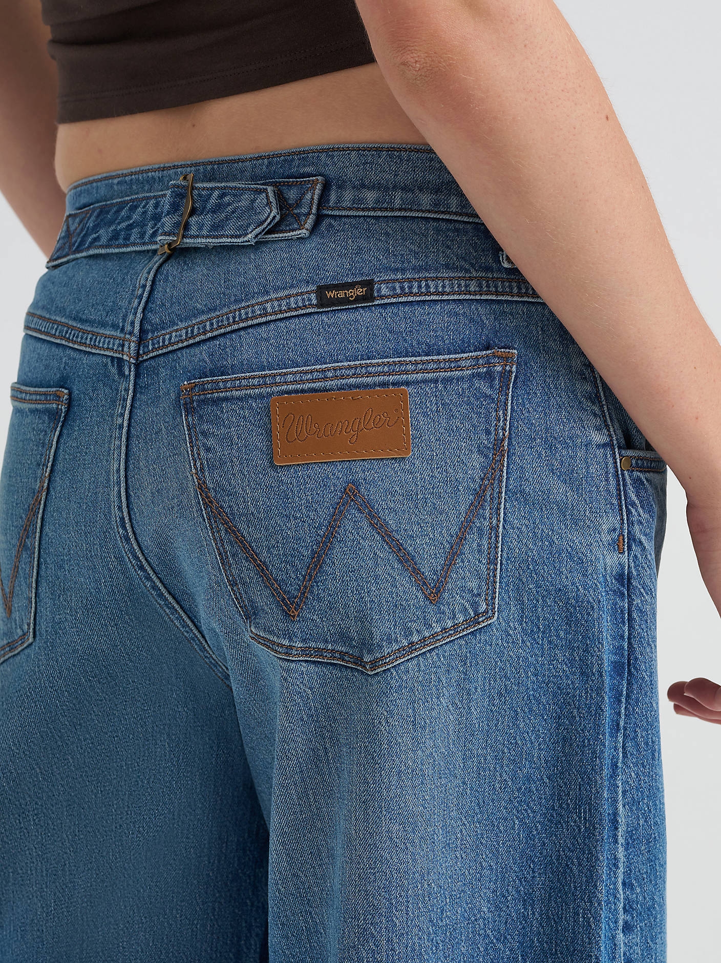 Wrangler Stormy Dust Barrel Jeans - Image 5