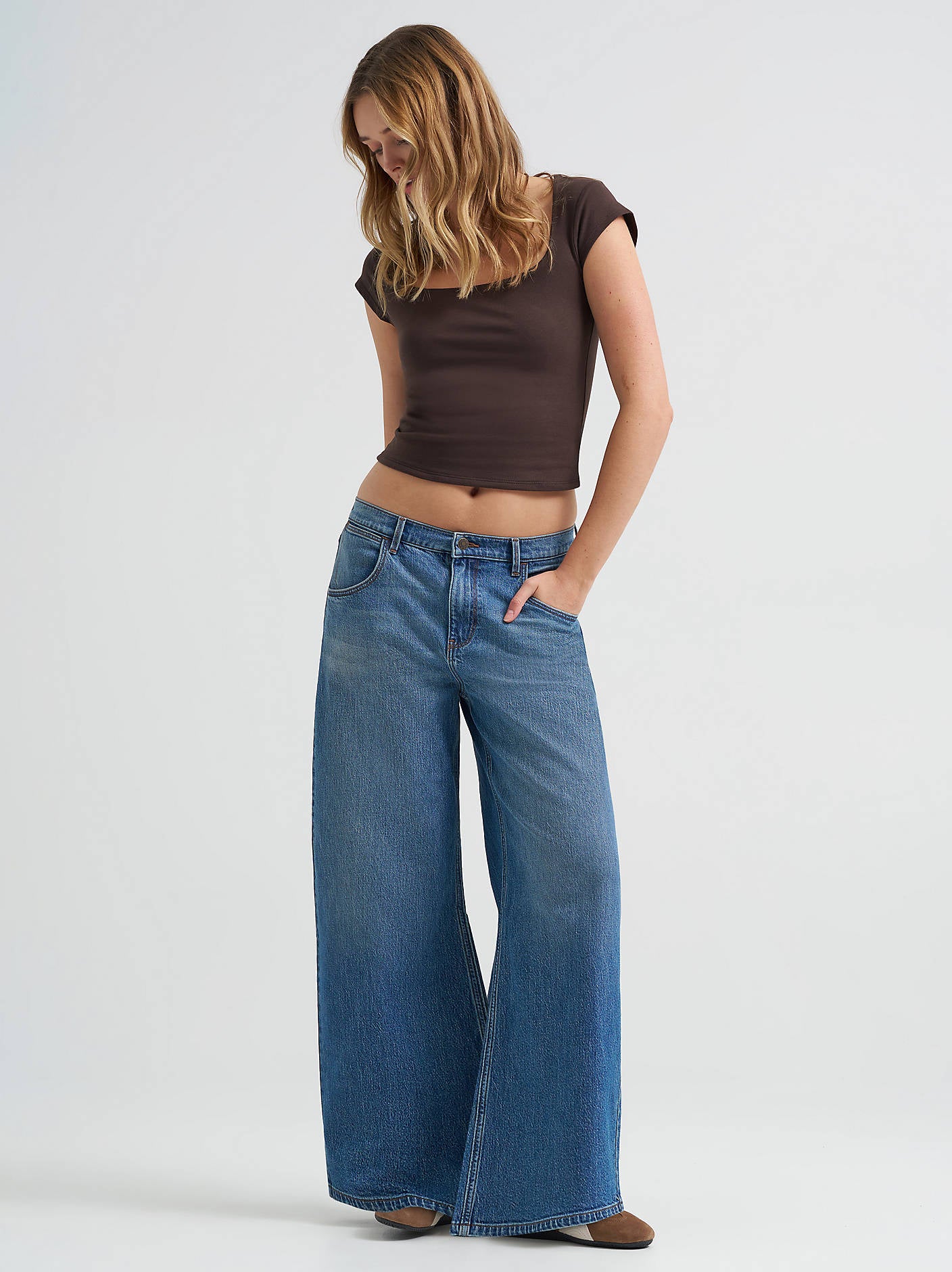 Wrangler Stormy Dust Barrel Jeans - Image 6