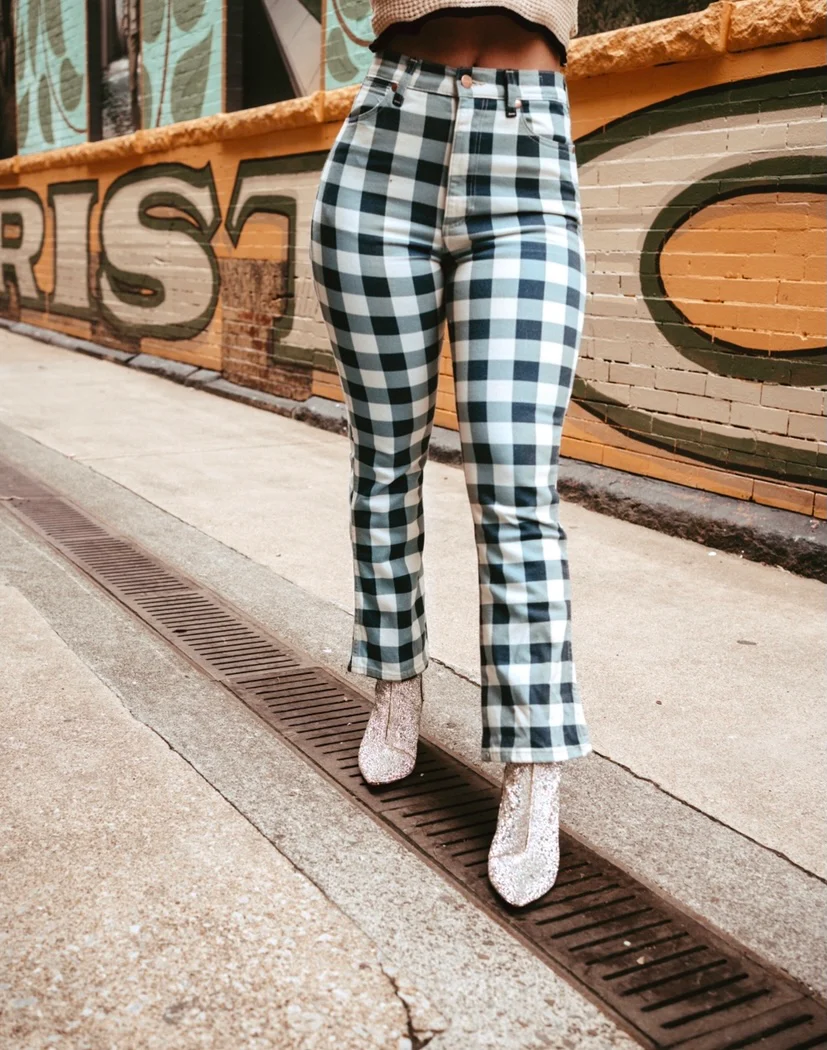Final Sale  ✨ Wrangler Vintage Picnic Blue Plaid Crop Jean - Image 3