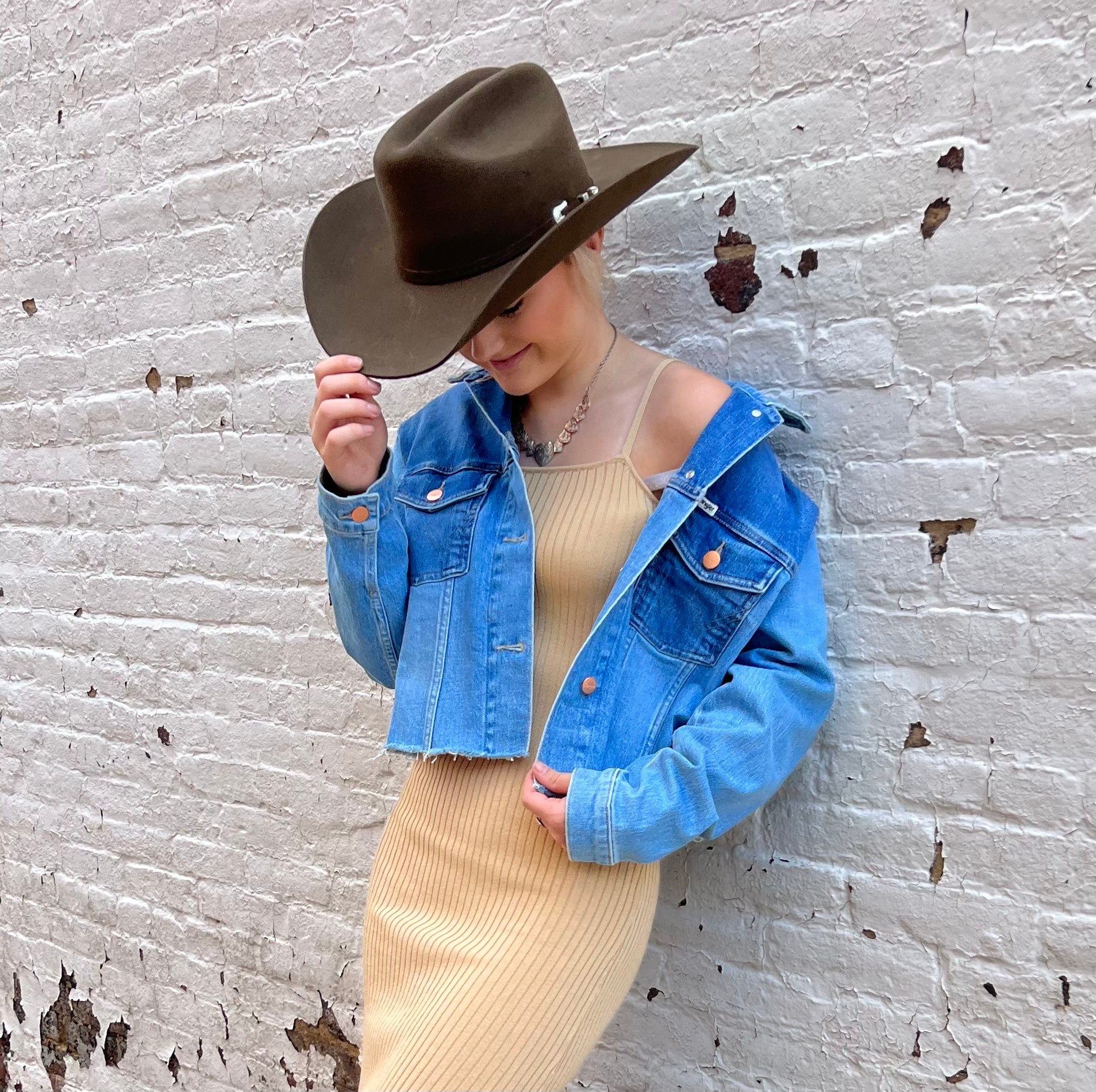 Final Sale ✨ Wrangler Jolie Denim Cut Off Jacket - Image 3