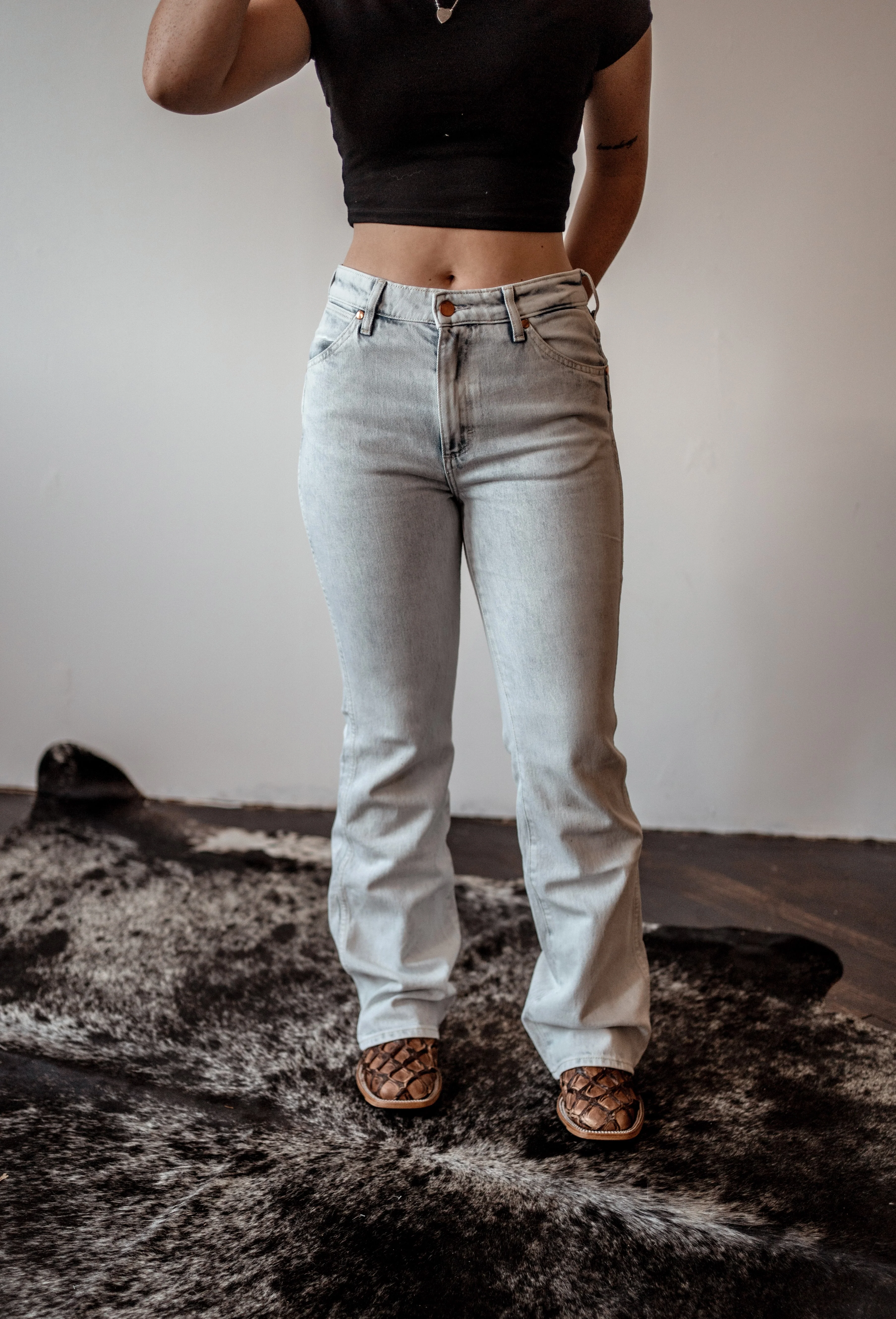 Final Sale ✨Wrangler Vintage Dusty Coastal Bootcut - Image 2