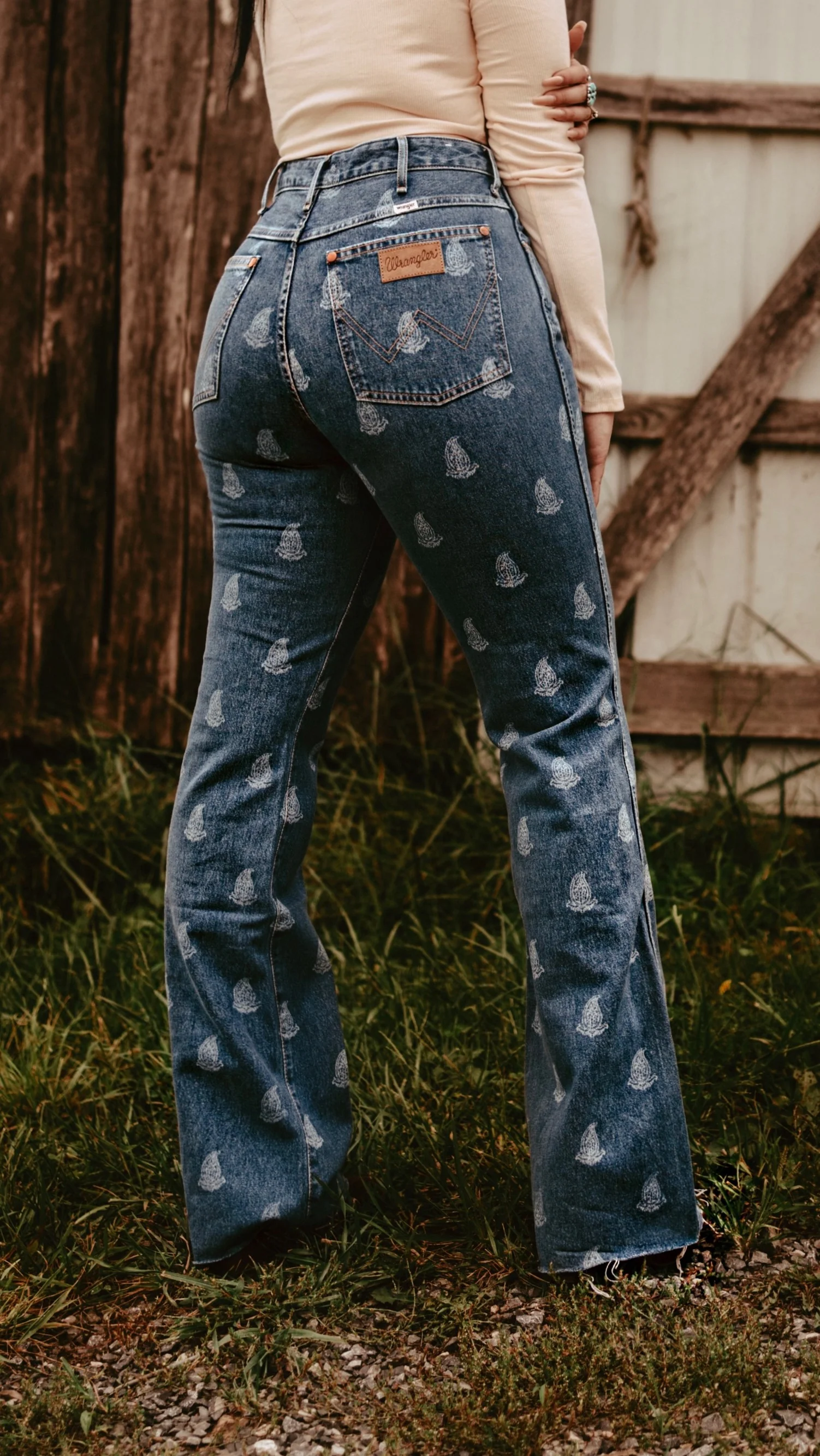 Final Sale ✨Wrangler Vintage Dusty Paisley - Image 3
