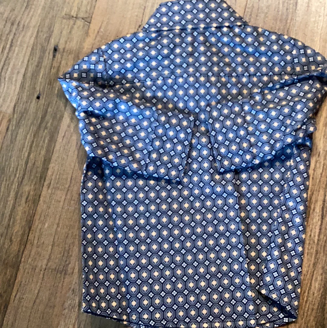 Final Sale ✨ Youth cinch navy button up - Image 2